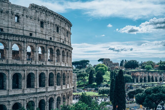 10 Wonders of Rome in 3 hrs - The Temple of Hadrian and Column of Marcus Aurelius