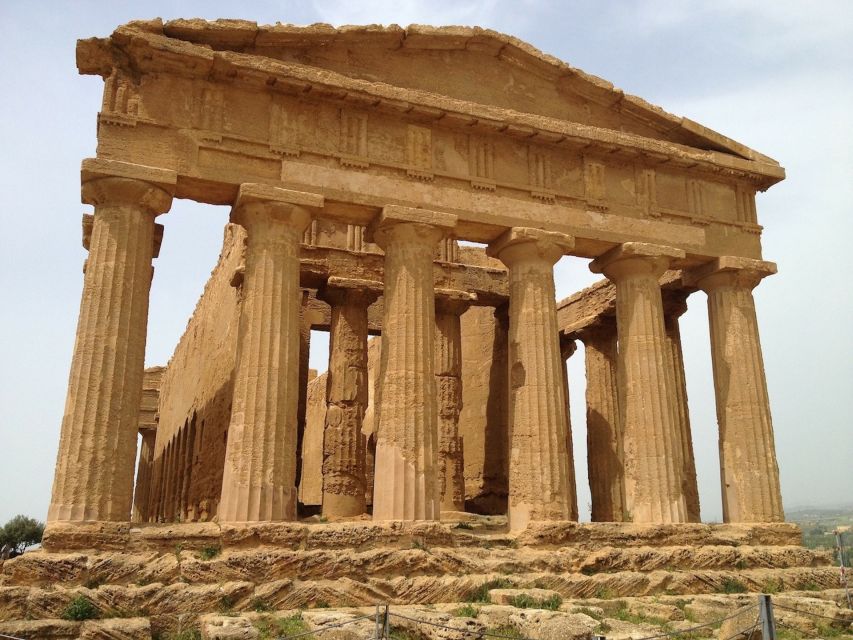Agrigento: Valley of the Temples Skip-the-Line Sunset Tour - What the guides add to the two-hour format