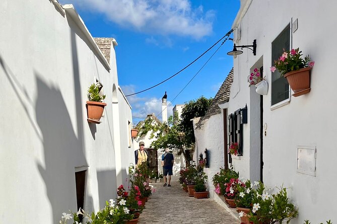 Alberobello and Matera Bus Tour, from Bari - Matera: four hours among caves and steep lanes