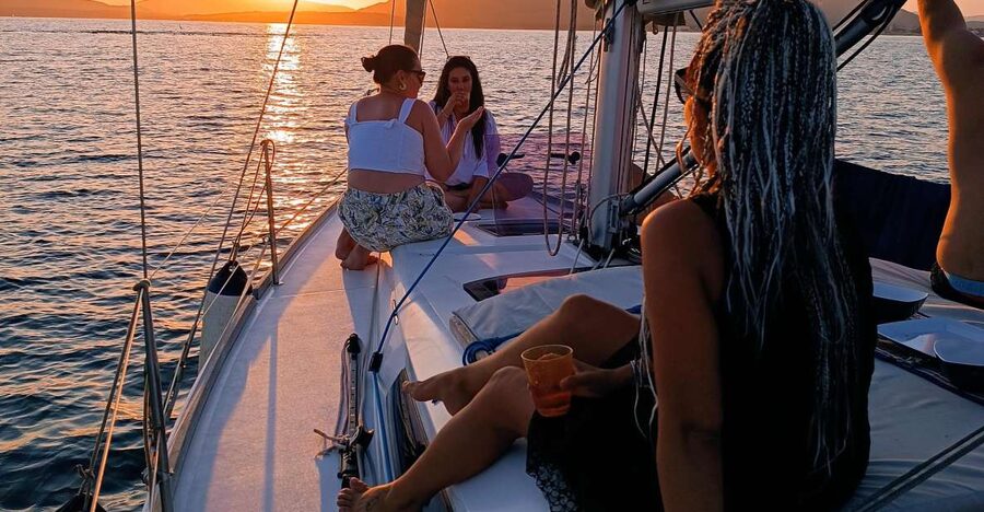 Alghero: Sunset Sailing Aperitif Experience - Aperitivo with wine, beer, and homemade spritz