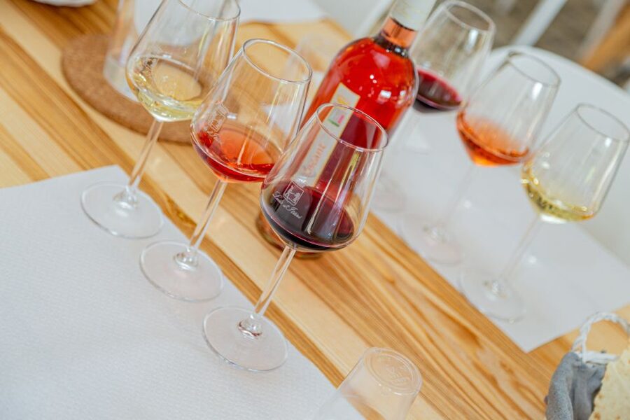 Alghero: Wine and Olive Oil Tasting at a Local Farm - What happens when you sit down