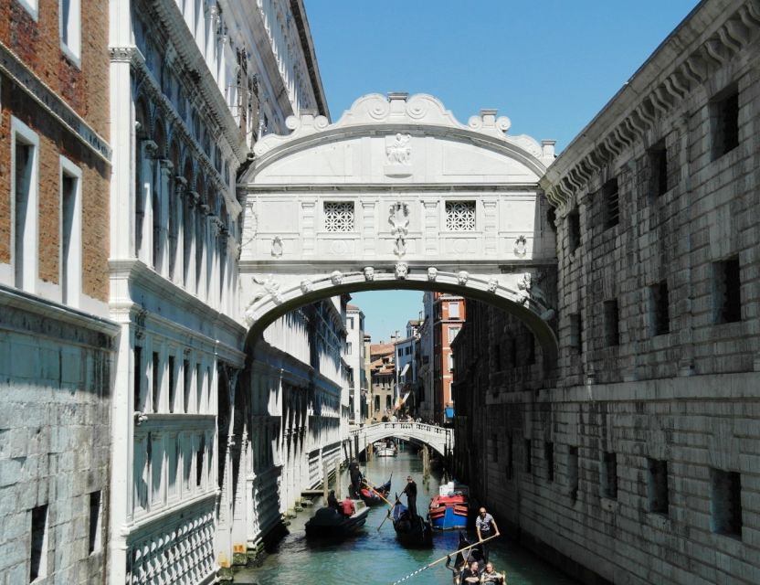 All-Inclusive Tour: Doge Palace, St Mark's Basilica & Square - St. Mark’s Basilica and its golden interior