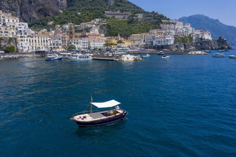 Amalfi: Boat Adventure Caves, Beaches, Snorkeling & Positano - Picking the right length