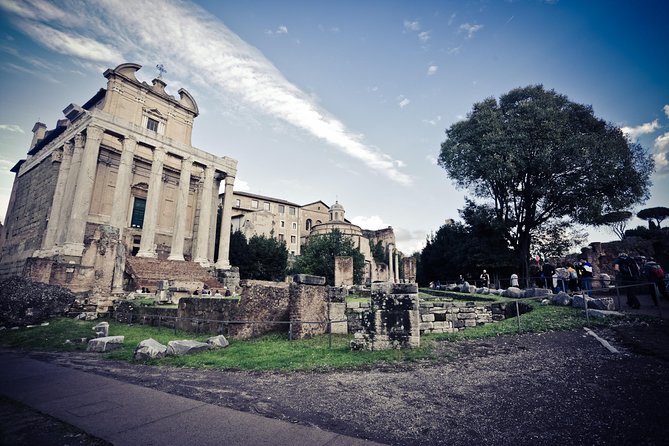Ancient Rome Guided Tour: Colosseum, Forum and Palatine - Inside the Colosseum for about one hour