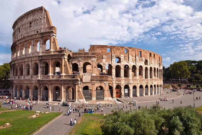 Ancient Rome Guided Tour: Colosseum, Forum and Palatine - Guides, group rhythm, and the walking