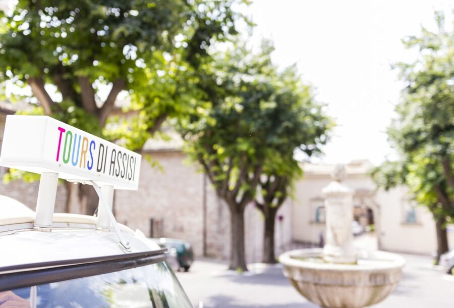 Assisi: Panoramic Tuk Tuk Tour - The Roman Amphitheater and everyday Assisi