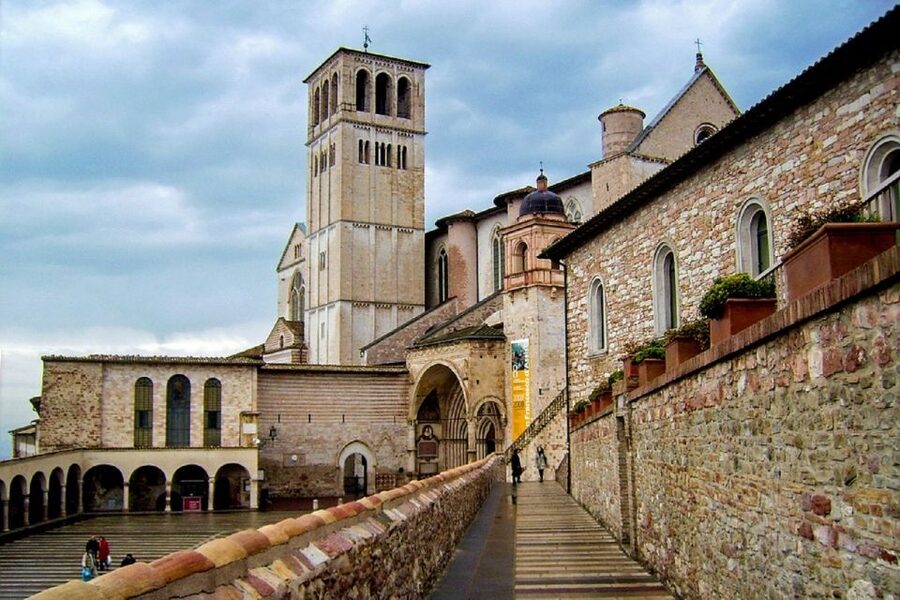 Assisi: Private Walking Tour with St. Francis Basilica - Should you book this Assisi walking tour?