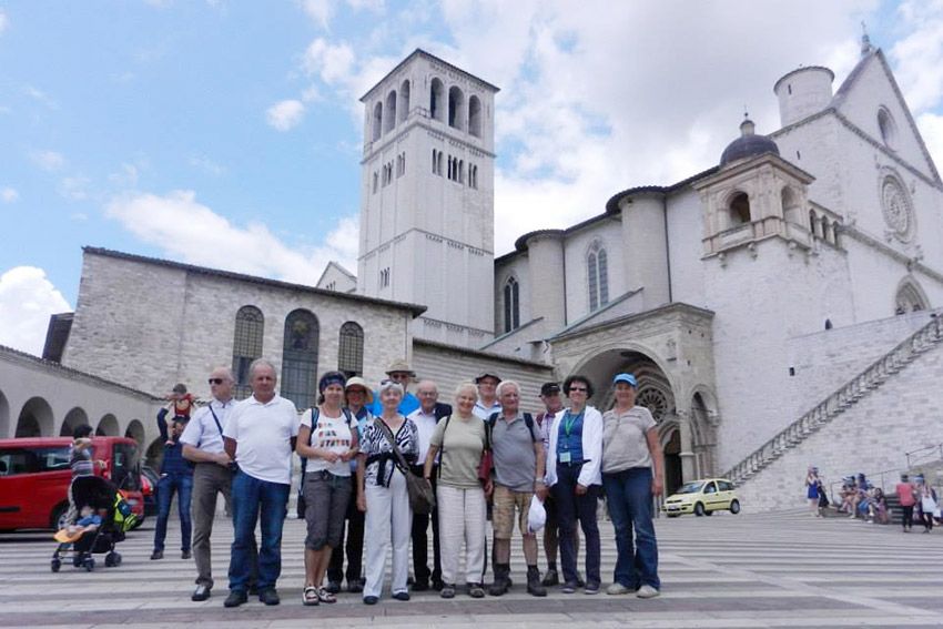 Assisi: Private Walking Tour with St. Francis Basilica - What the private guide adds