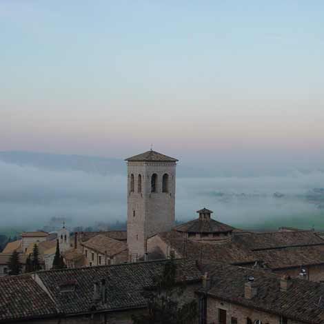 Assisi: Private Walking Tour with St. Francis Basilica - Walking conditions, clothing, and timing