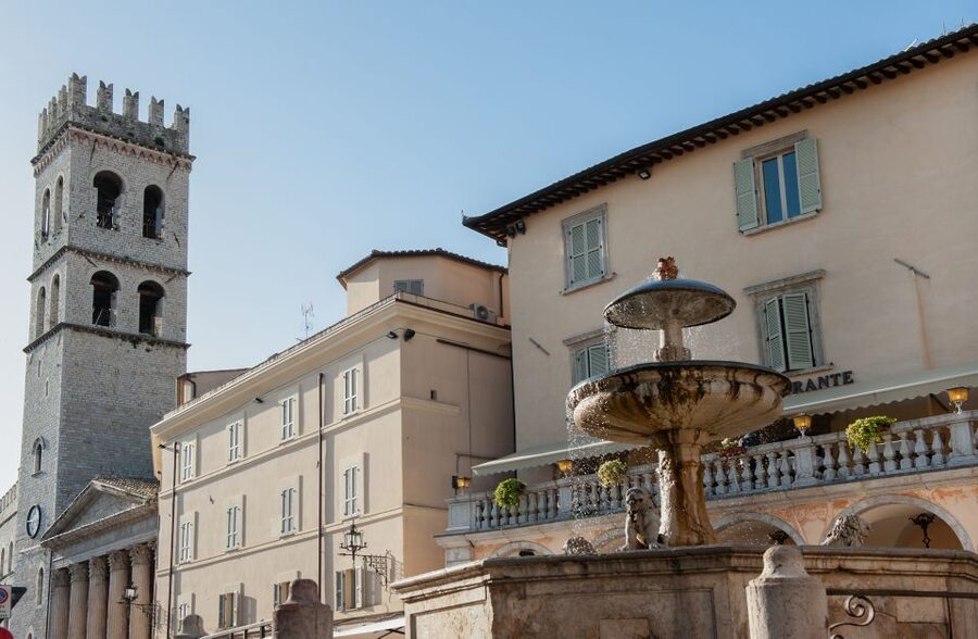 Assisi: Walking Tour with St. Francis Basilica Visit - Piazza del Comune and the Temple of Minerva