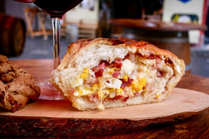 Authentic Naples Food Tour with 8+ Tastings of Pizza, Wine & More - San Gregorio Armeno and the crafts of the old center