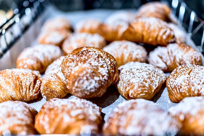 Authentic Naples Food Tour with 8+ Tastings of Pizza, Wine & More - Via Toledo and the final coffee