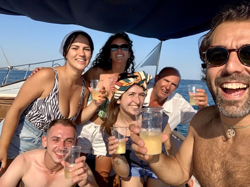 Bari by boat: admire the city from the sea with Aperitivo - Finding the blue boat beside Teatro Margherita