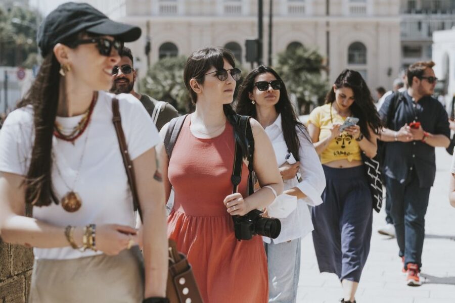 Bari: Guided Walking Tour - Arco Basso and the women of Pasta Street