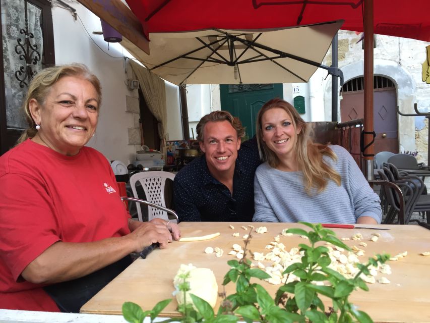 Bari: Pasta Experience Walking Tour - Walking from Piazza Mercantile into old Bari