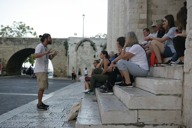 Bari Vecchia Group Tour in Italian - Why Bari Vecchia works best with a local guide