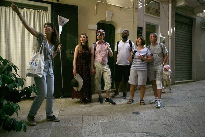 Bari Vecchia Group Tour in Italian - San Sabino Cathedral and its carved rose window