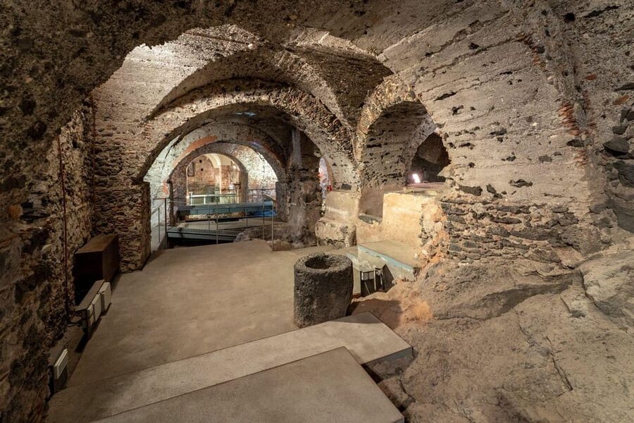 Benedictine Monastery of Catania - English Guided Tour - The Roman house beneath the student mezzanine