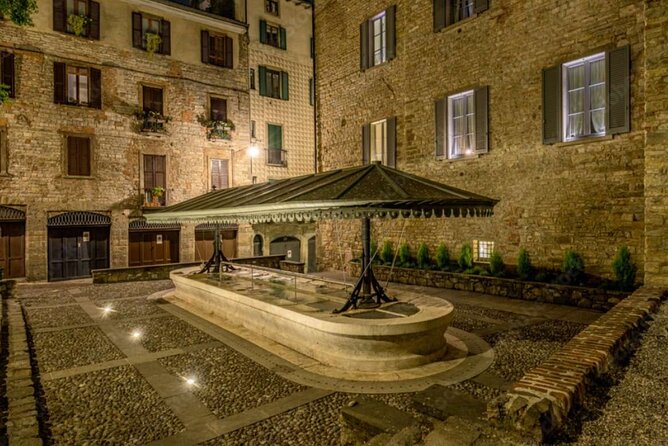 Bergamo: Digital guide made by a local for your walking tour - Santa Maria Maggiore, plain outside and astonishing inside