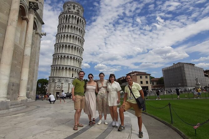 Best of Pisa: Small Group Tour with Admission Tickets - Piazza dei Miracoli and the four-building story
