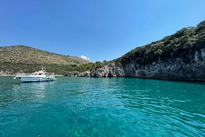 Boat excursion to Gaeta with a stop for swimming and snorkeling 2 HOURS - Grotta del Turco and Montagna Spaccata