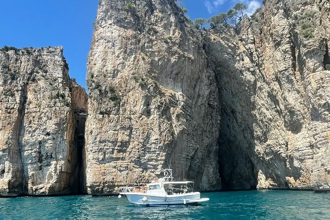 Boat excursion to Gaeta with a stop for swimming and snorkeling 2 HOURS - The 30-minute swimming and snorkeling stop
