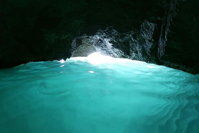 Boat excursion with lunch on board to discover Ischia - Ischia by boat: key points at a glance