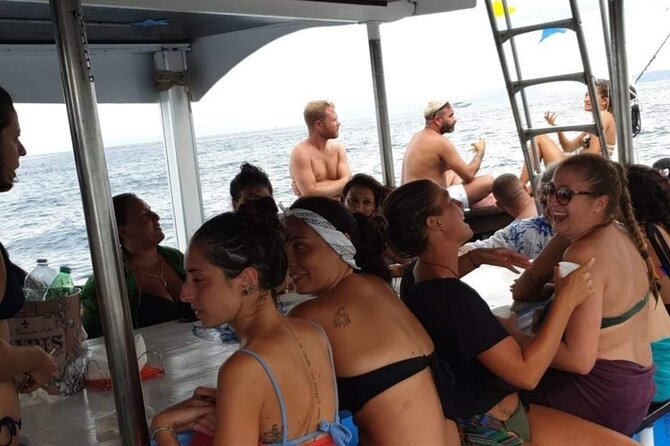 Boat excursion with lunch on board to discover Ischia - Bruschetta and wine in Citara Bay