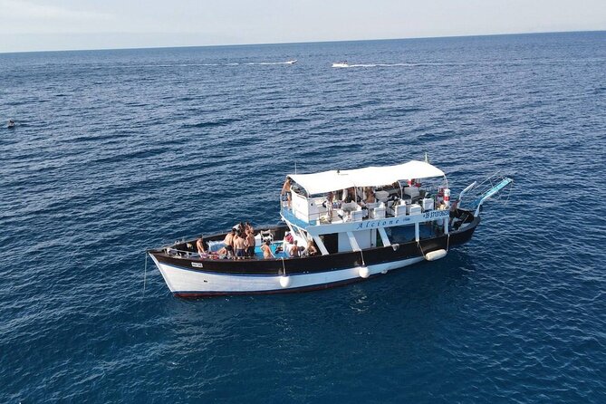 Boat excursion with lunch on board to discover Ischia - From Forio to the white Church of Soccorso
