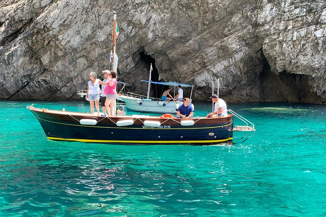 Boat Tour in Capri Italy - Seeing Capri from the water
