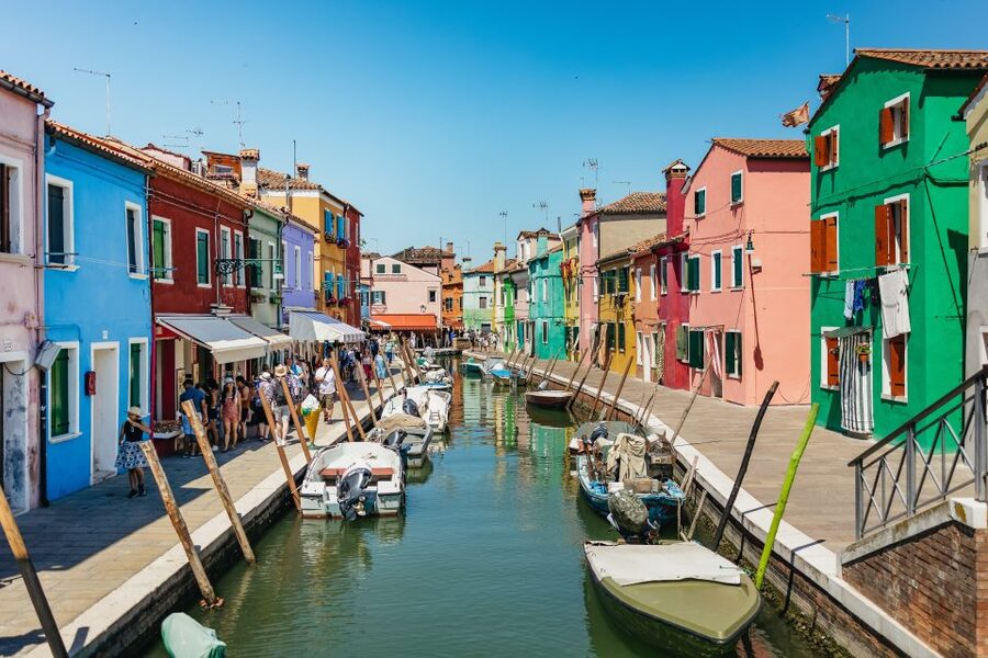 Boat Trip: Glimpse of Murano, Torcello & Burano Islands - Burano: colorful houses and a quick taste of island life