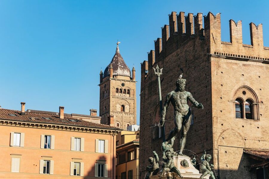 Bologna: City Center Walking Tour - Meeting Neptune at the Fountain