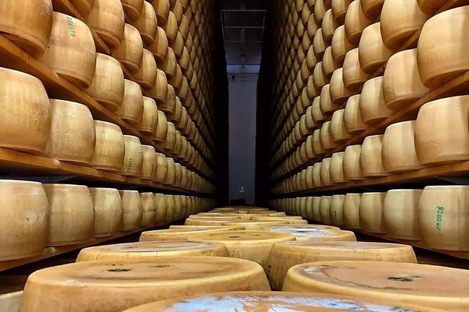 Bologna Food Experience: Factory tours & Family-Style Lunch - How much food should you expect?