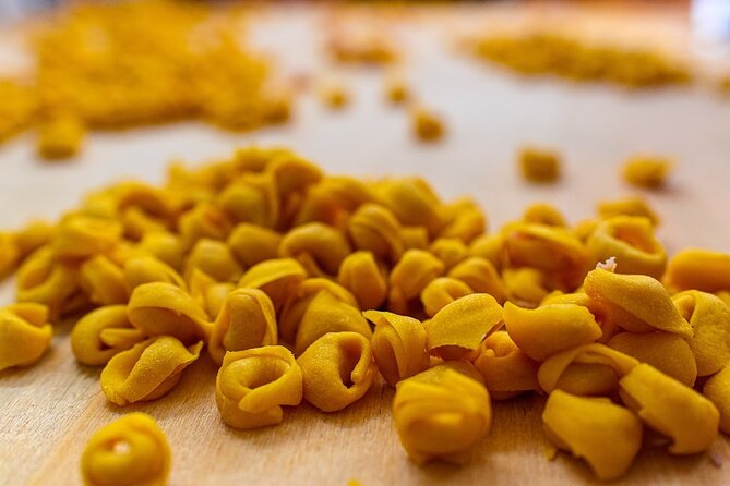 Bologna Food & Market Tour with 6 Tastings, Pasta, Wines & More - Comparing 8, 12, and 25-year balsamic vinegar