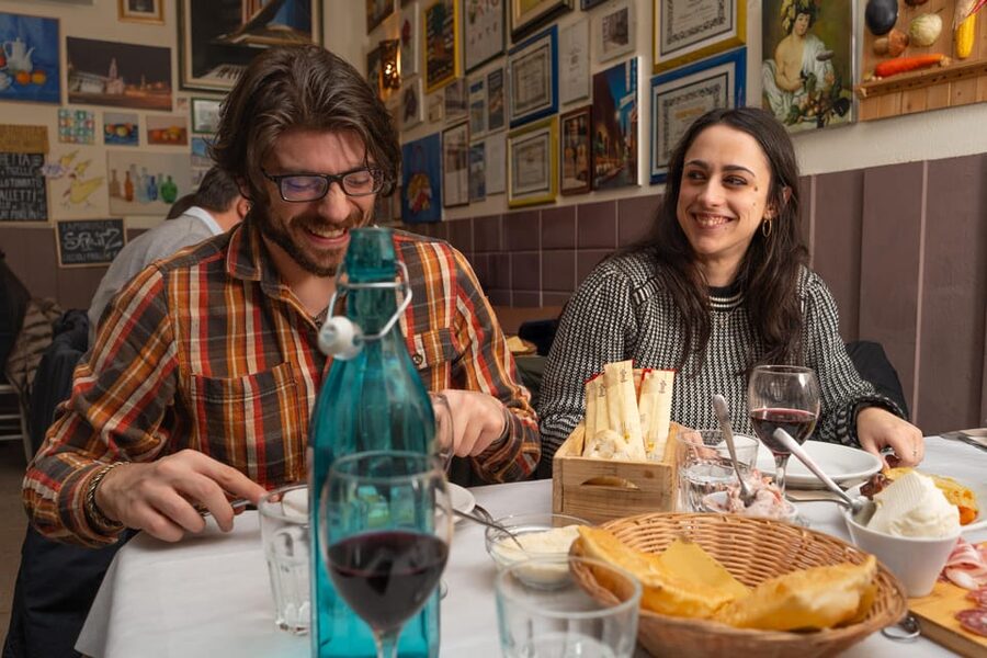 Bologna: Food Tour with Pasta Tasting & Local Specialties - Why Bologna is the right place for a food walk
