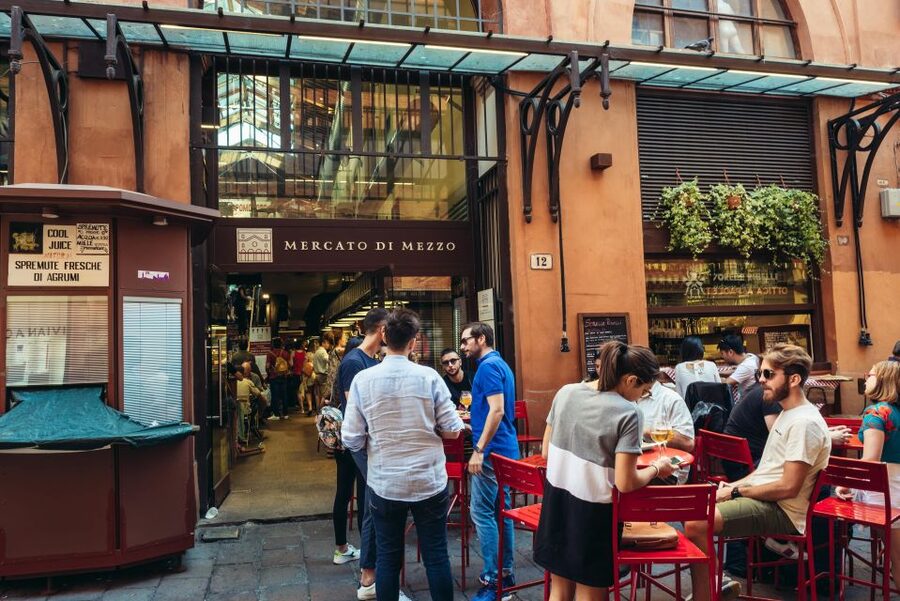 Bologna: Food Tour with Pasta Tasting & Local Specialties - The guide makes the difference