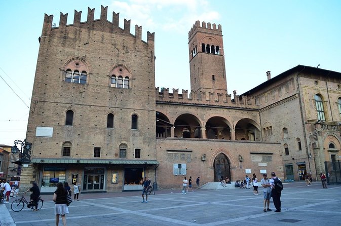 Bologna Private Food Tour with 6 or 10 Tastings - Key things to know before booking