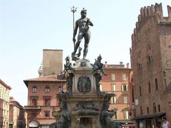 Bologna Private Highlights & Hidden Gems Tour with a Local - Key points to know before booking