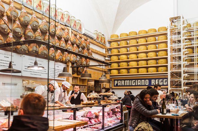 Bologna Private Highlights & Hidden Gems Tour with a Local - The Fountain of Neptune and Bologna’s public art
