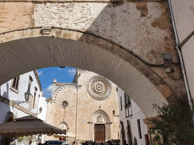 Brindisi: Alberobello, Locorotondo & Ostuni Tour with Brunch - Ostuni and the white maze above the coast