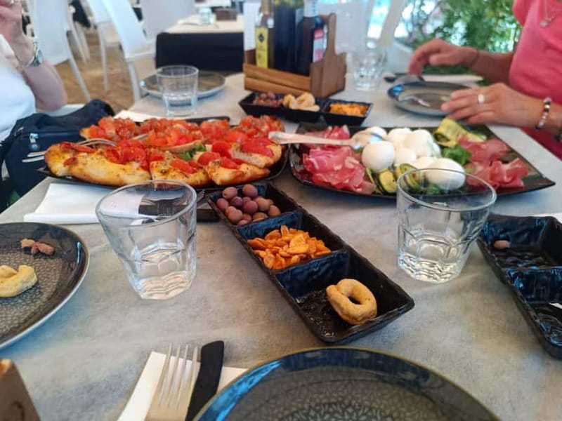 Brindisi: Alberobello, Locorotondo & Ostuni Tour with Brunch - Danny’s guiding style