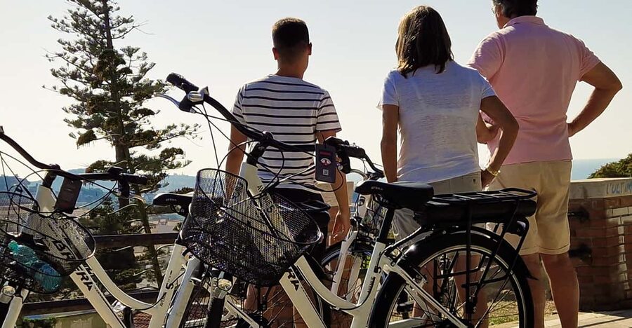 Cagliari: 2-Hour Guided E-Bike Tour with Coffee - Old lanes leading into Castello