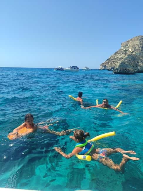 Cagliari: Devil's saddle boat tour, 4 stops and prosecco - Marina di Sant’Elmo: finding the boat