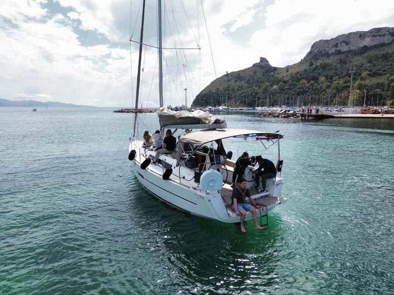 Cagliari: Sailing Tour with 4 Stops, Snorkeling and Prosecco - Guides, safety, and the feel on board