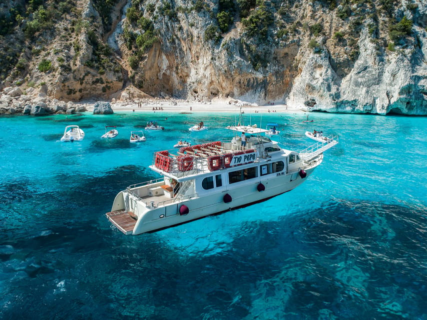 Cala Gonone:Cruise in the Gulf of Orosei with Cala Goloritzé - Cala Mariolu: the best reason to leave early