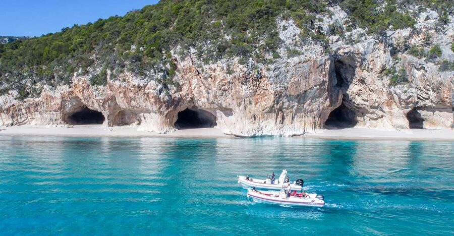 Cala Gonone: Dinghy Excursion to C. Mariolu and C. Goloritzè - Guides, stories, and the small-boat advantage