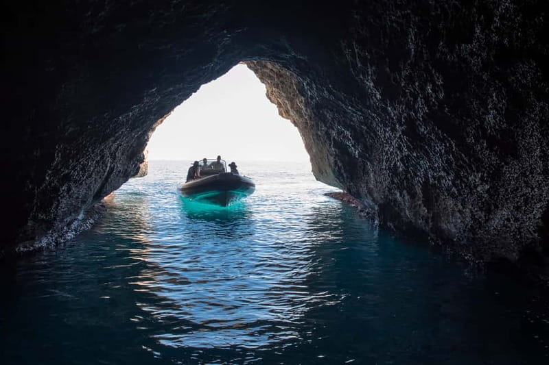 Cala Gonone: Dinghy Excursion to C. Mariolu and C. Goloritzè - Checking in at Cala Gonone