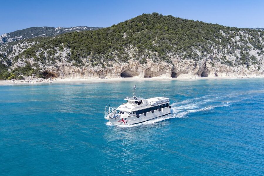 Cala Gonone: Grotta del Bue Marino and Cala Luna Boat Tour - What the price really includes