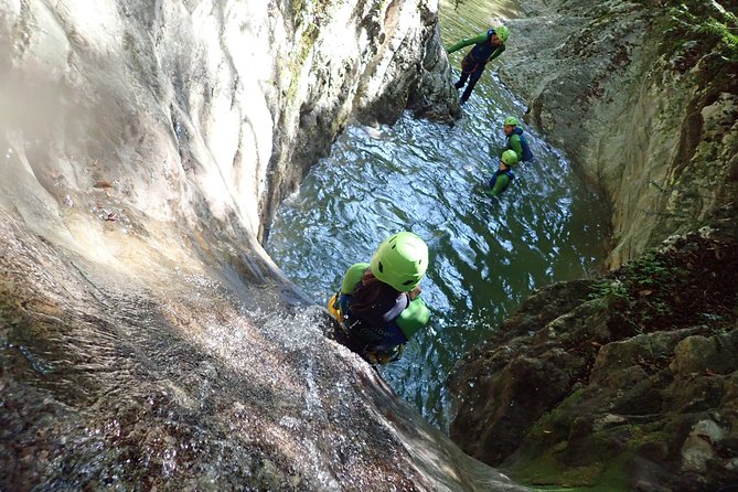 Canyoning "Gumpenfever" - beginner Canyoningtour for everyone - Why the water and rock make this special