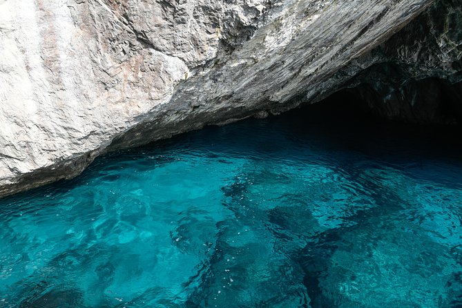 Capri Coast to Coast: Boat Tour with Optional Blue Grotto - The first hour gives you Capri’s best outline